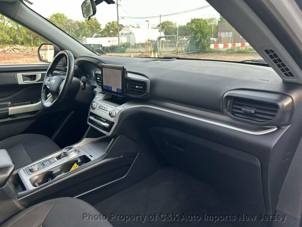 Used 2022 Ford Explorer XLT AWD/4WD image 60