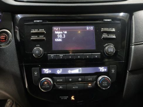 Used 2017 Nissan Rogue SV w/ Midnight Edition Package image 26