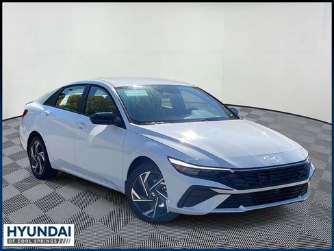 New 2025 Hyundai Elantra SEL image 1