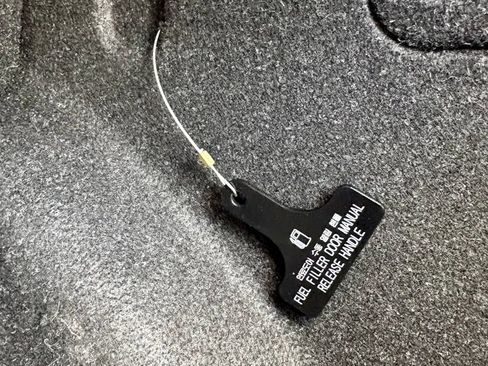 Used 2015 Hyundai Genesis 3.8 image 18