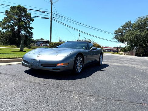 Used 2003 Chevrolet Corvette Convertible w/ Preferred Equipment Group1 image 11