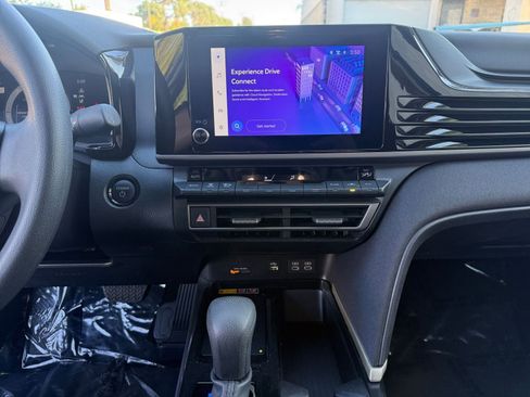 Used 2025 Toyota Camry LE image 18