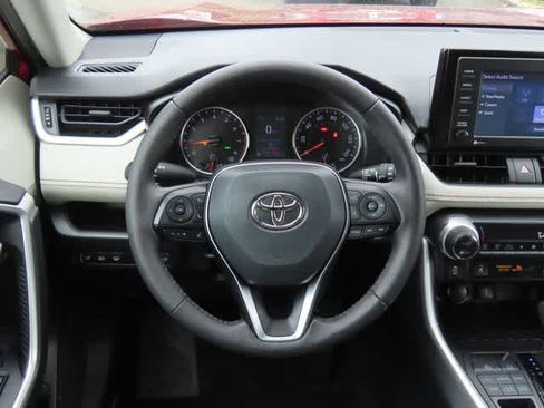 Used 2022 Toyota RAV4 XLE w/ Convenience Package AWD/4WD image 17