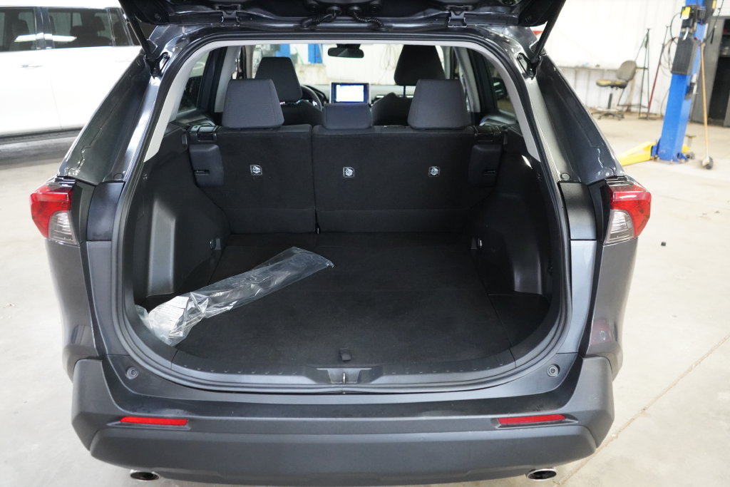 Used 2025 Toyota RAV4 XLE AWD/4WD image 26