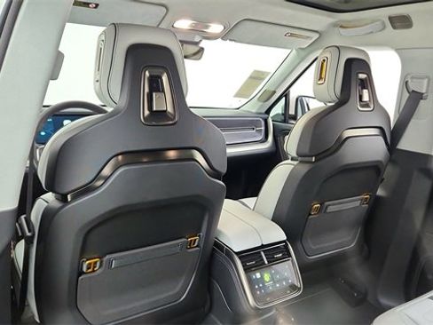 Used 2024 Rivian R1S Adventure image 36