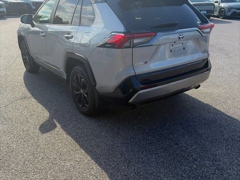 Used 2024 Toyota RAV4 SE w/ Convenience Package AWD/4WD image 3