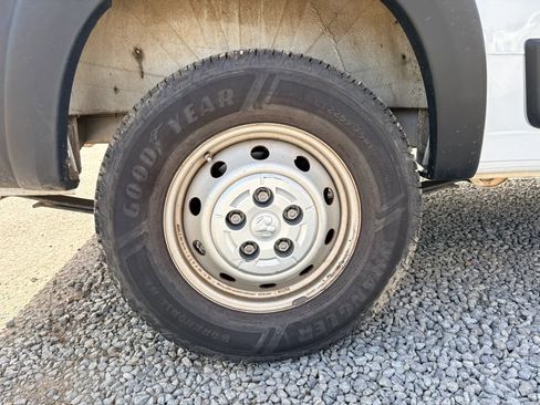Used 2023 RAM ProMaster 2500 FWD image 13