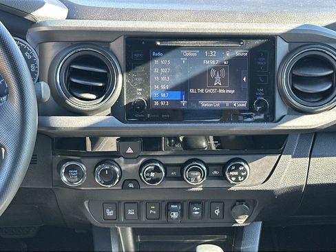 Used 2018 Toyota Tacoma TRD Sport image 25