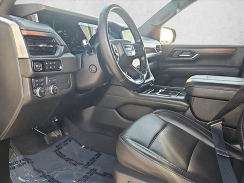 Used 2025 GMC Yukon Denali image 10