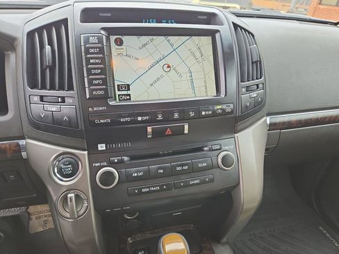 Used 2009 Toyota Land Cruiser image 18