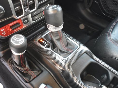 Used 2019 Jeep Wrangler Unlimited Rubicon AWD/4WD image 26