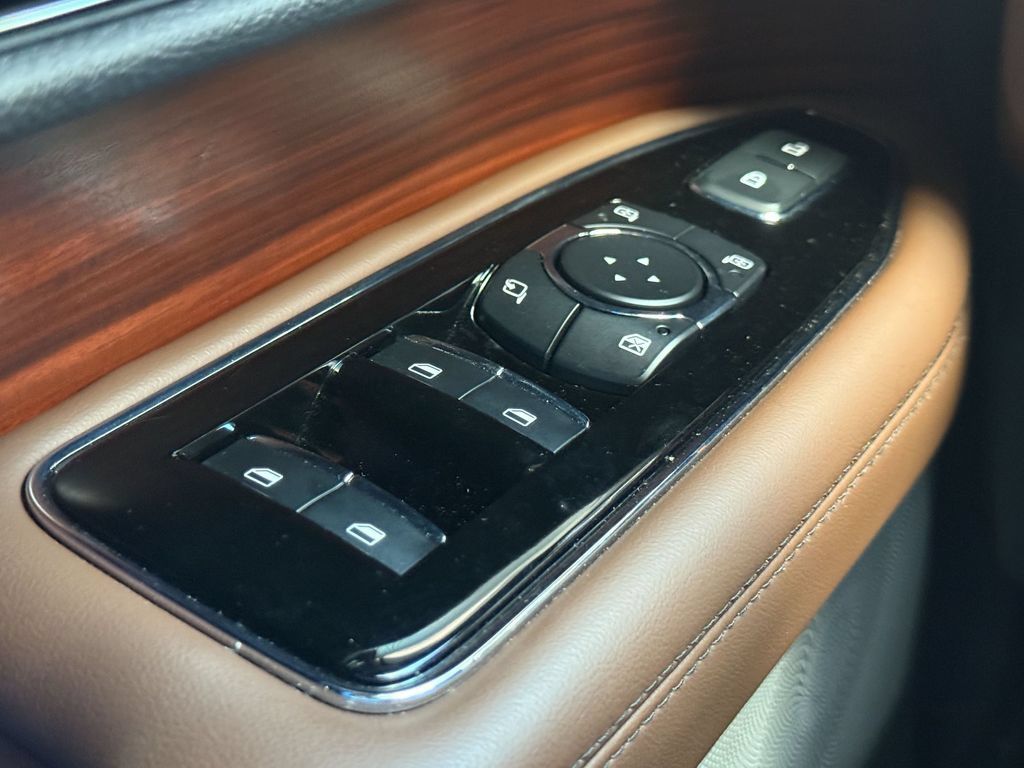 Used 2024 Lincoln Navigator Reserve AWD/4WD image 25