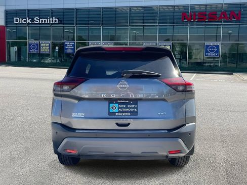 Used 2023 Nissan Rogue S image 5