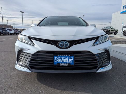 Used 2022 Toyota Camry XLE image 5