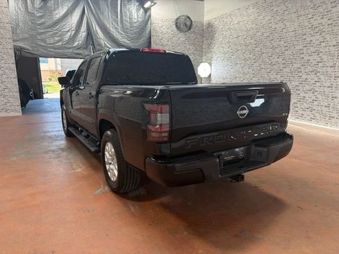 Used 2022 Nissan Frontier SV RWD image 5