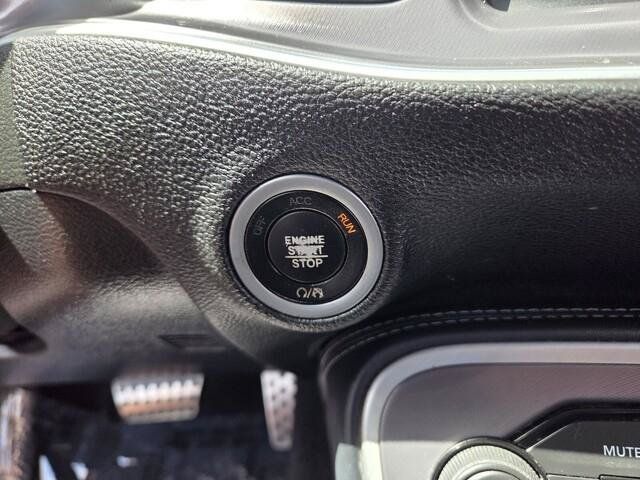 Used 2021 Dodge Challenger R/T w/ Driver Convenience Group RWD image 19