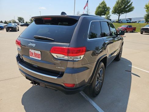 Used 2019 Jeep Grand Cherokee Limited AWD/4WD image 6