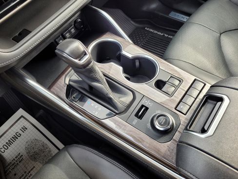Used 2020 Toyota Highlander Limited image 22