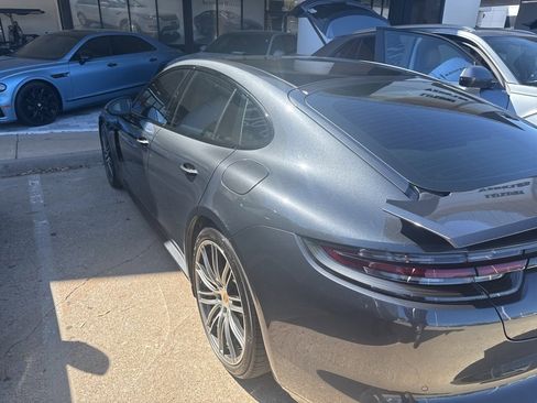 Used 2019 Porsche Panamera 4 image 3