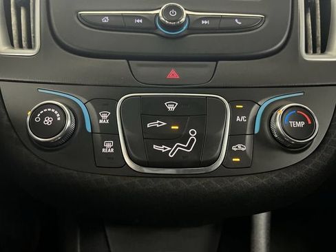Certified 2017 Chevrolet Malibu LS FWD image 17