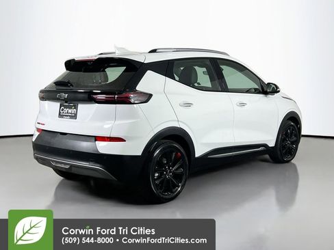 Used 2023 Chevrolet Bolt EUV Premier w/ Redline Edition image 15