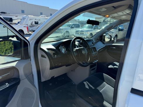 Used 2014 RAM C/V Tradesman image 13