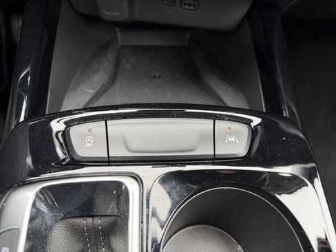 Used 2025 Chevrolet Trax ACTIV w/ Sunroof Package image 23