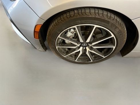 Used 2025 Toyota GR86 w/ ALL Weather Mat Package (TMS) RWD image 29