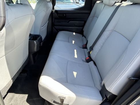 Certified 2025 Toyota Tacoma SR5 AWD/4WD image 15