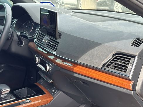 Used 2023 Audi Q5 2.0T Premium w/ Convenience Package image 29