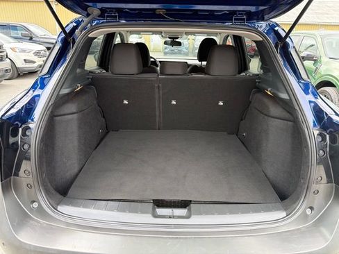 Used 2025 Nissan Kicks SV AWD/4WD image 42