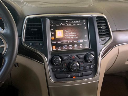Used 2014 Jeep Grand Cherokee Overland RWD image 6