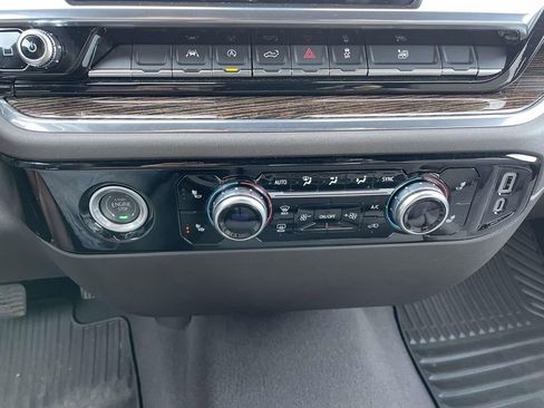 Used 2024 GMC Sierra 1500 SLE image 41