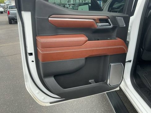 Used 2024 GMC Sierra 1500 Denali Ultimate AWD/4WD image 17