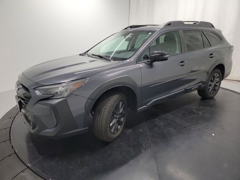 Used 2023 Subaru Outback Onyx Edition image 3