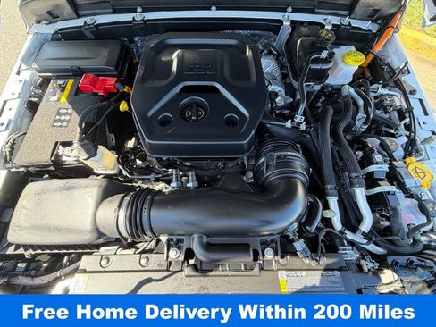 Used 2025 Jeep Wrangler Unlimited Sahara image 15