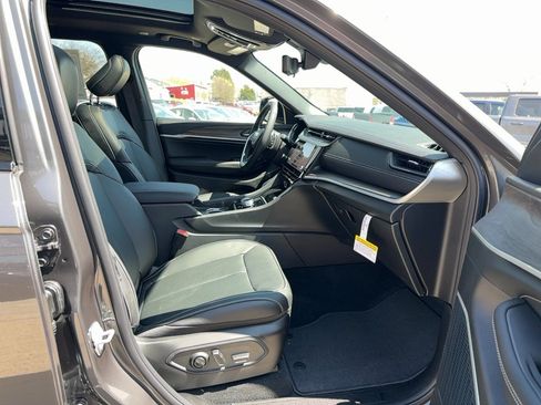 New 2026 Jeep Grand Cherokee L Limited AWD/4WD image 26