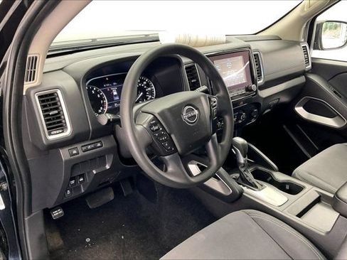 Used 2022 Nissan Frontier SV AWD/4WD image 14
