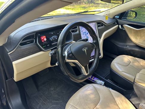 Used 2014 Tesla Model S 85 image 9