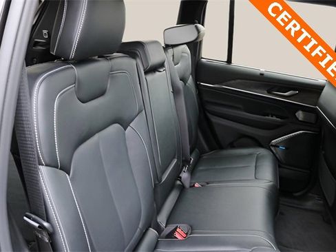 Used 2022 Jeep Grand Cherokee Overland w/ Adv Protech Group III image 17