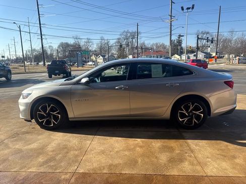 Used 2016 Chevrolet Malibu LT image 6