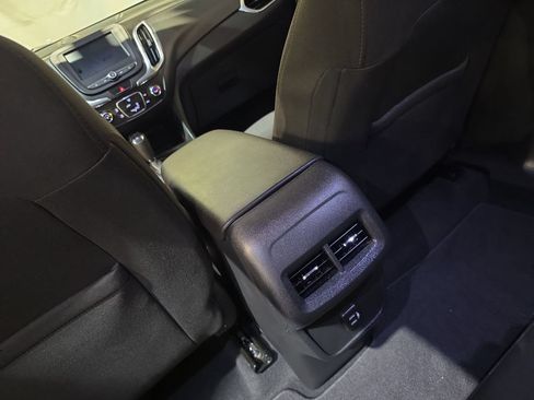 Used 2020 Chevrolet Equinox LT FWD image 21