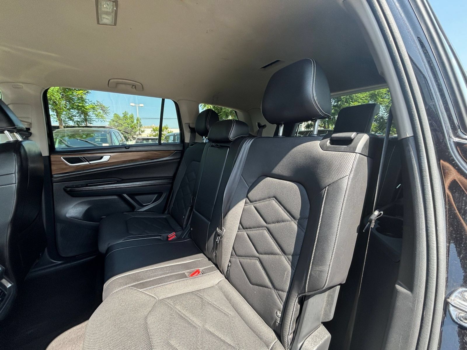 Used 2024 Volkswagen Atlas SE AWD/4WD image 37