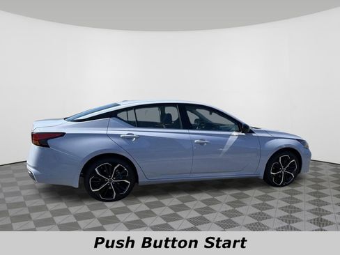 Certified 2025 Nissan Altima 2.5 SR FWD image 3