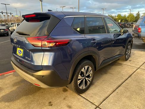Used 2023 Nissan Rogue SV image 4