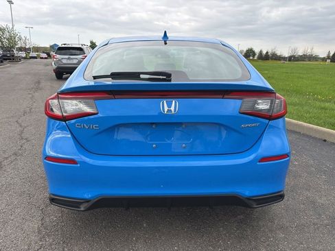 Used 2022 Honda Civic Sport image 9