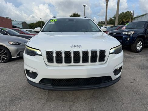Used 2019 Jeep Cherokee Latitude Plus FWD image 2