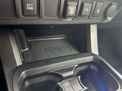 Used 2021 Toyota Tacoma TRD Off-Road AWD/4WD image 13