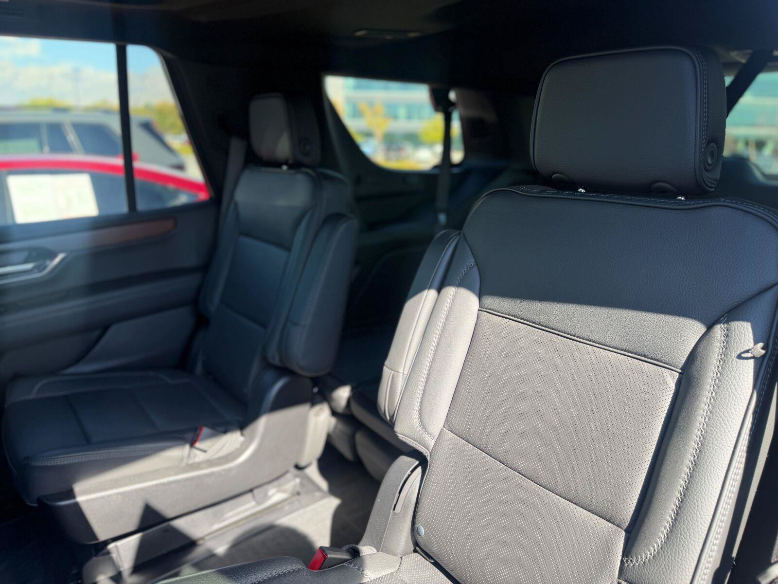 Used 2026 GMC Yukon Denali w/ Denali Reserve Package AWD/4WD image 17