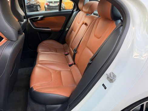 Used 2016 Volvo S60 T5 Premier image 13